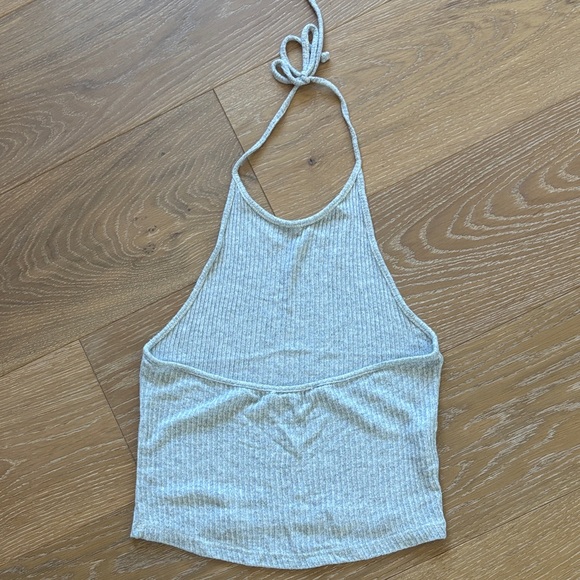 Brandy Melville Gray Ribbed Cropped Halter ‘Laura’ - Picture 3 of 4